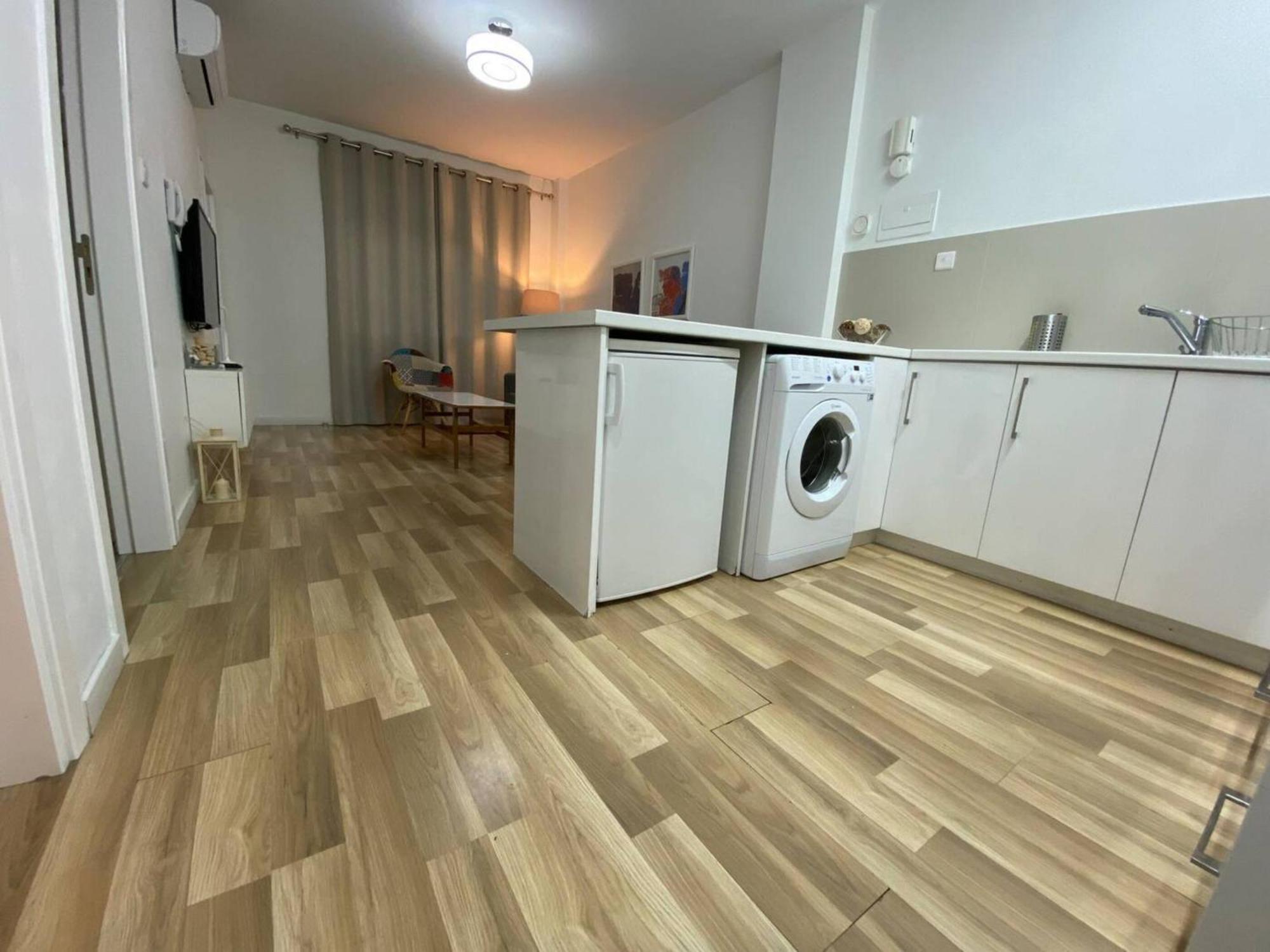 Seabreeze City Center Flats By Trulycyprus Limassol Bagian luar foto