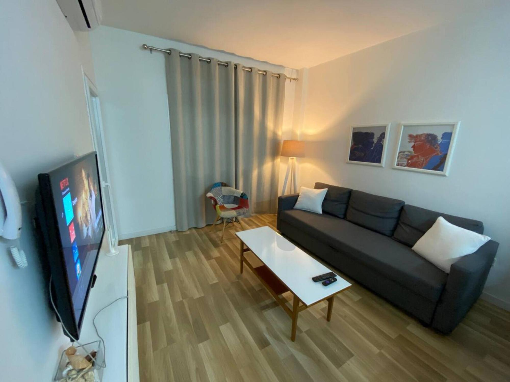 Seabreeze City Center Flats By Trulycyprus Limassol Bagian luar foto