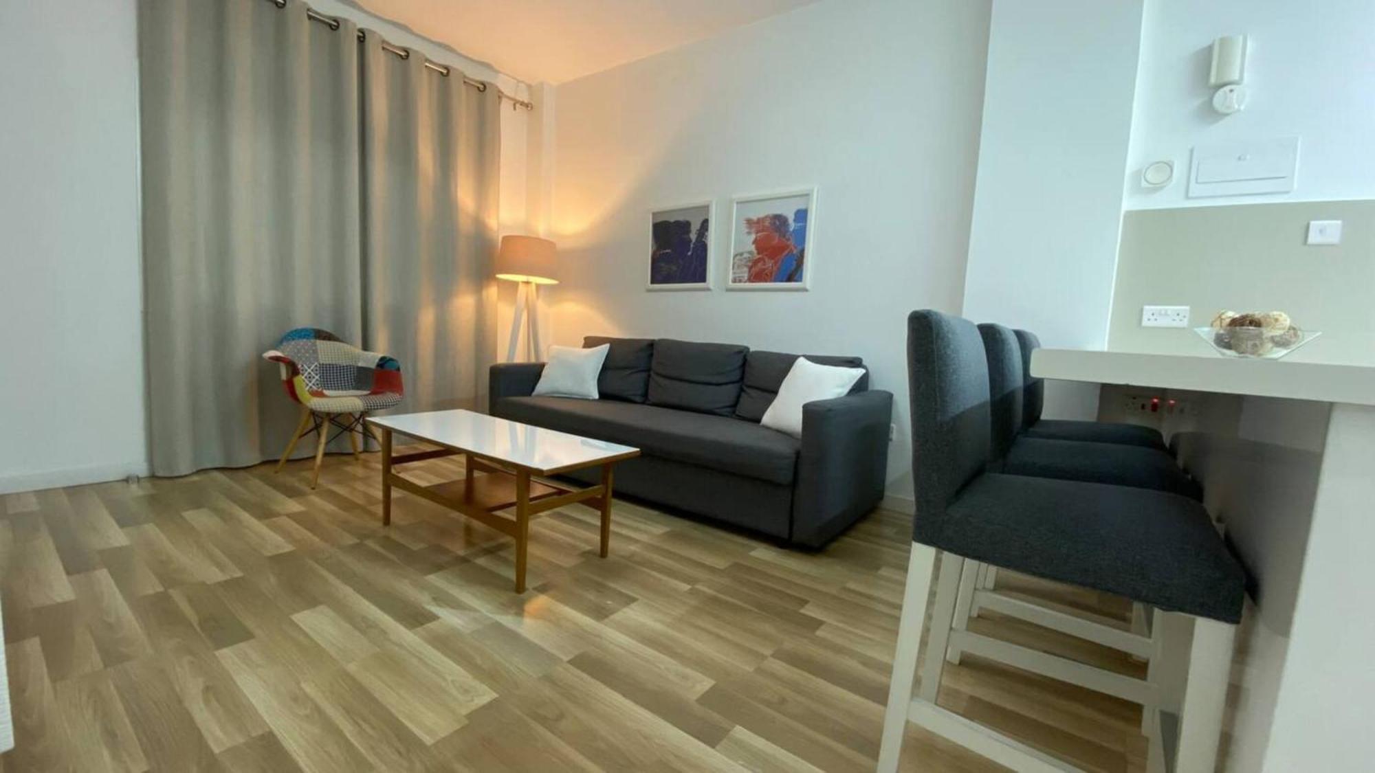 Seabreeze City Center Flats By Trulycyprus Limassol Bagian luar foto