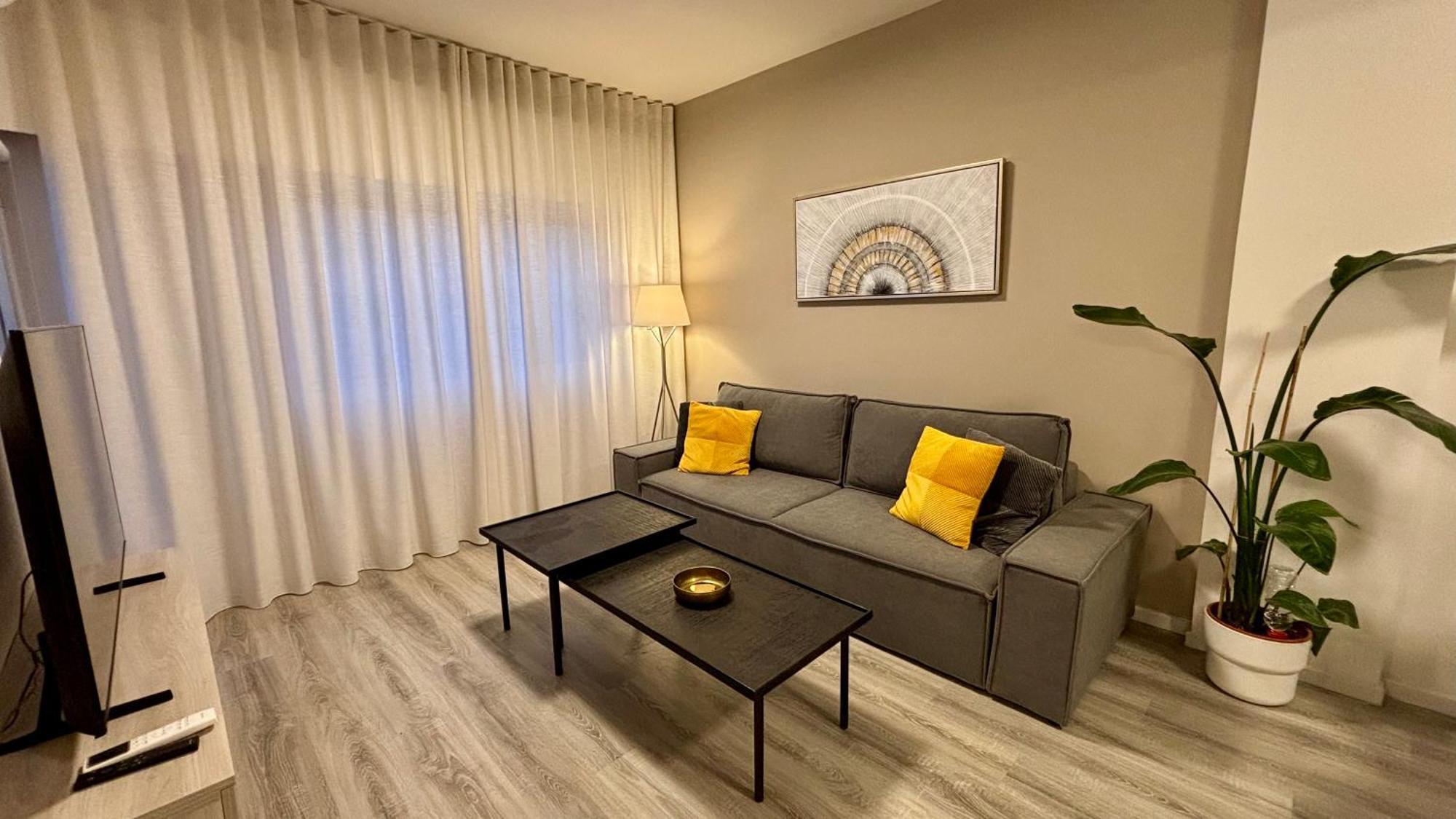 Seabreeze City Center Flats By Trulycyprus Limassol Bagian luar foto