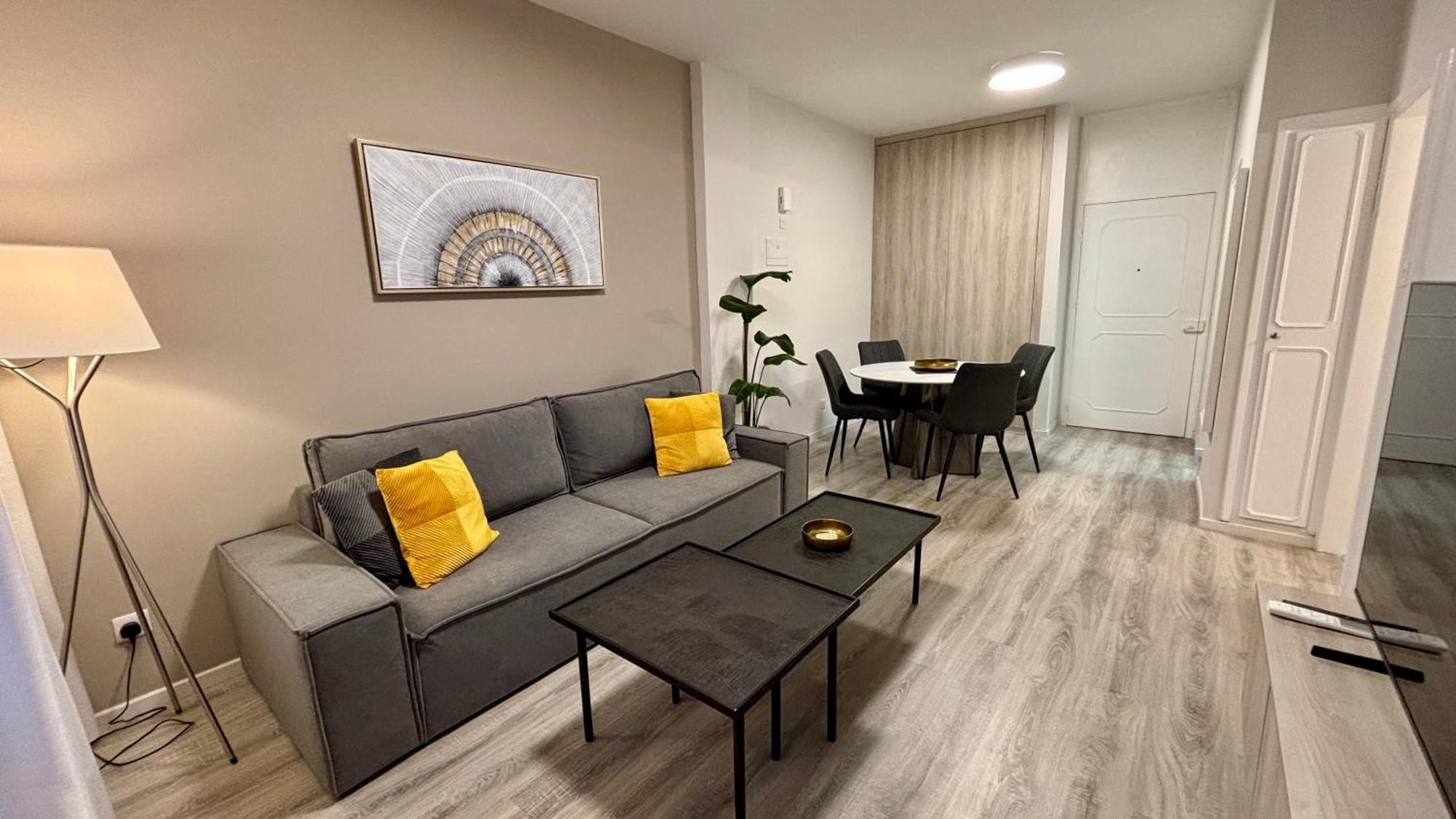 Seabreeze City Center Flats By Trulycyprus Limassol Bagian luar foto