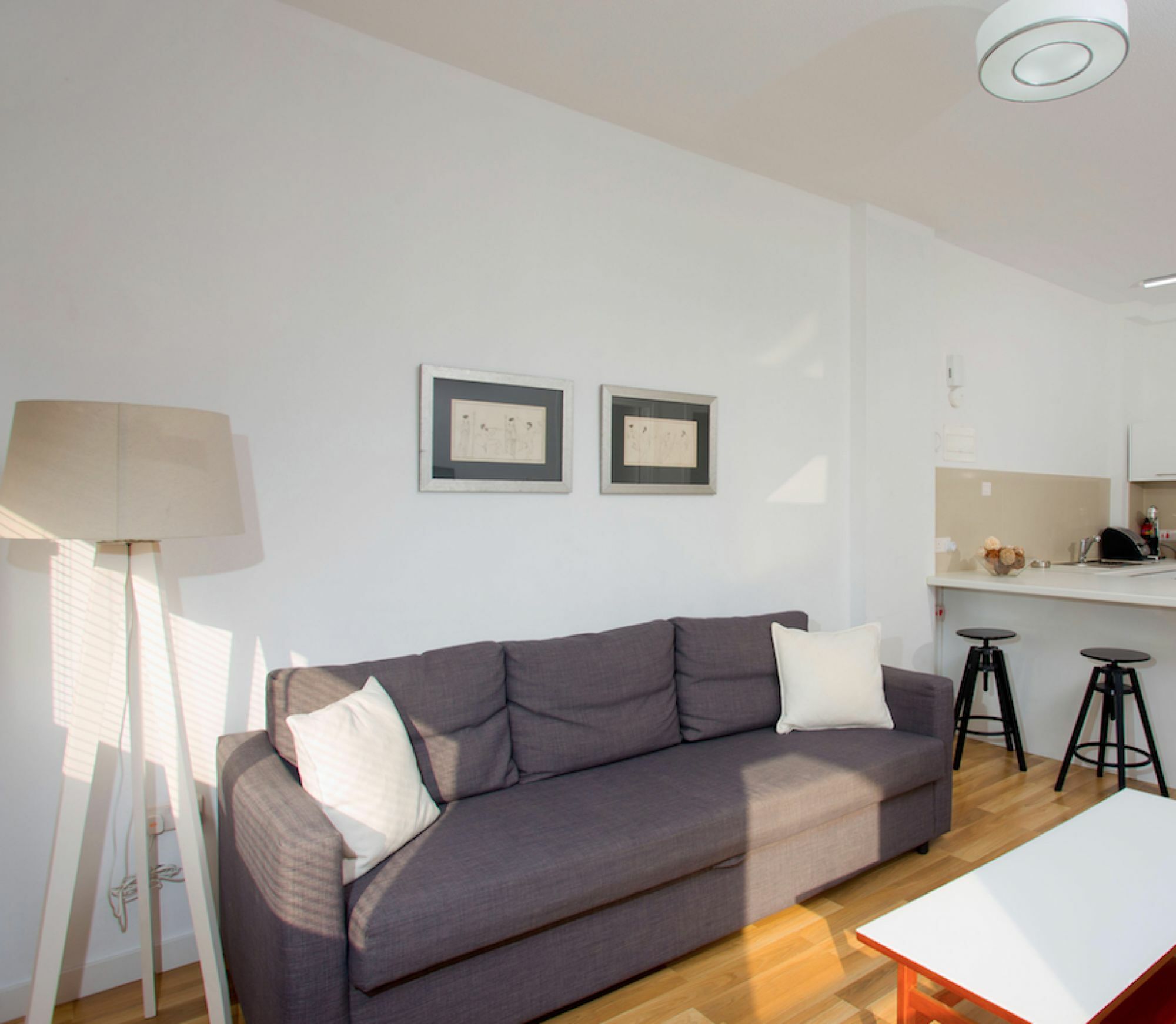 Seabreeze City Center Flats By Trulycyprus Limassol Bagian luar foto