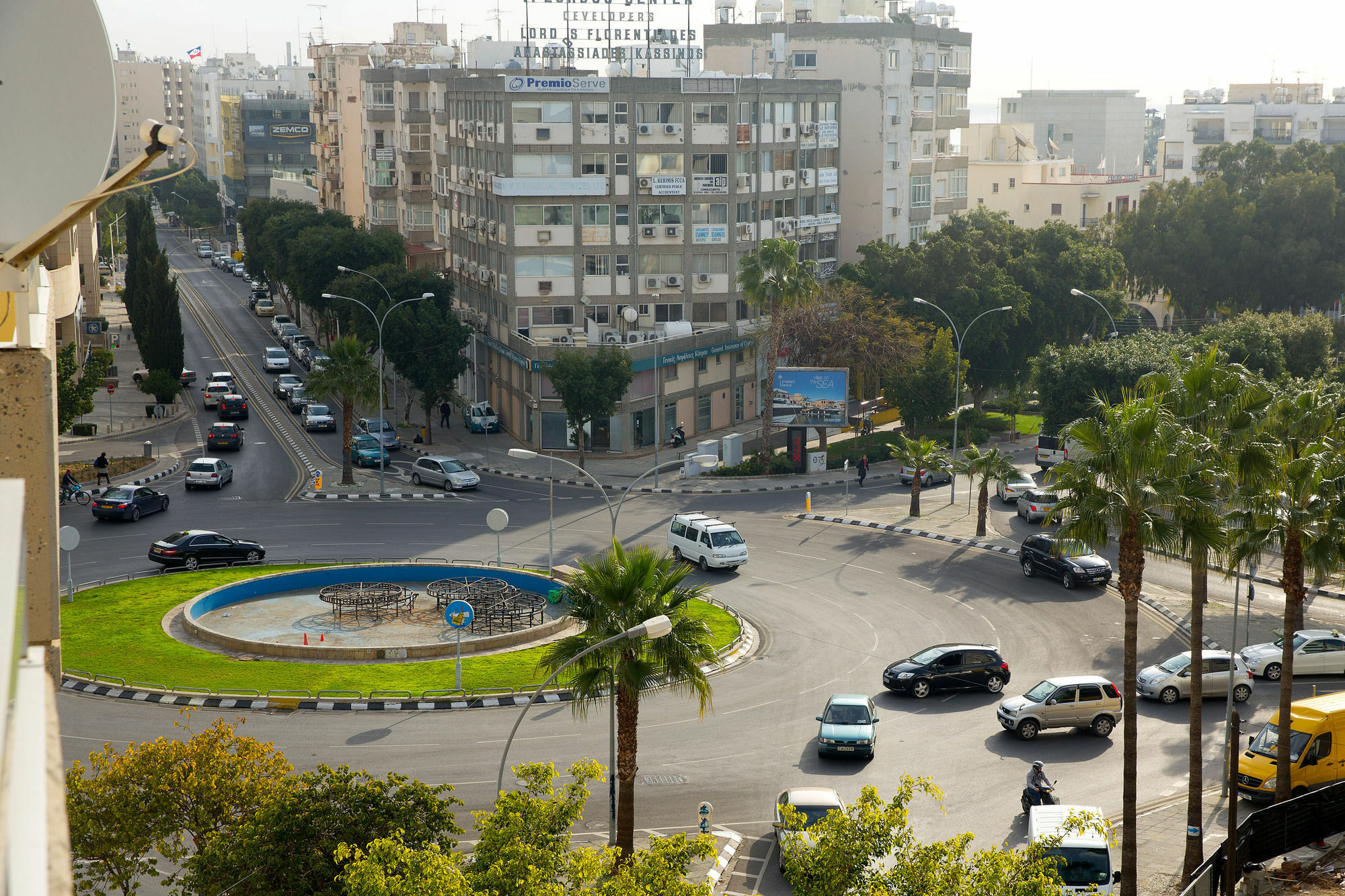 Seabreeze City Center Flats By Trulycyprus Limassol Bagian luar foto